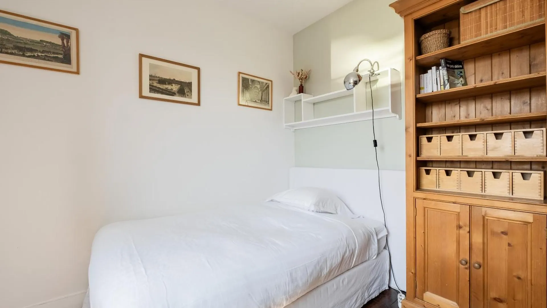 Apartment Veeve - Literary Radiance