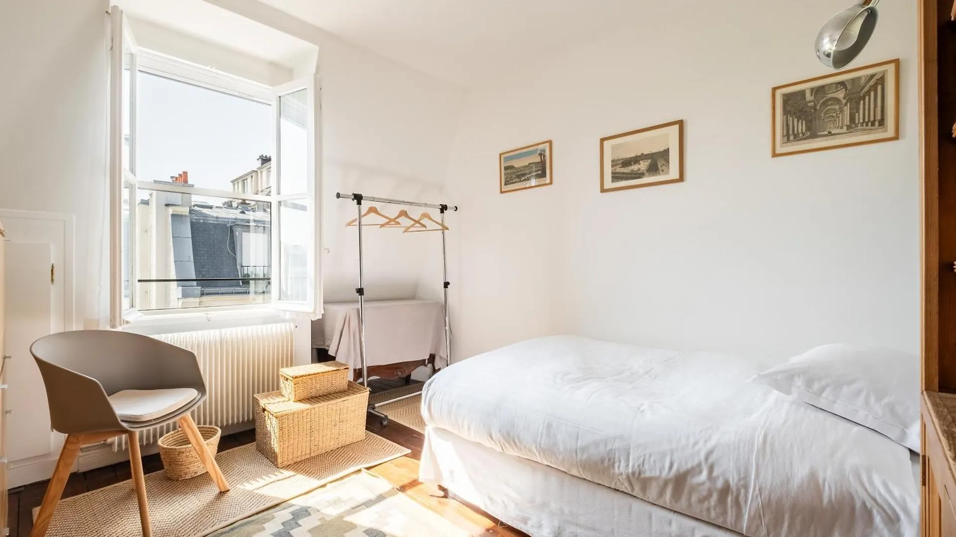 Apartment Veeve - Literary Radiance *